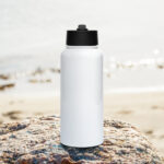 Stainless steel water bottle with a straw lid - Image 4