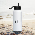 Stainless steel water bottle with a straw lid - Image 2