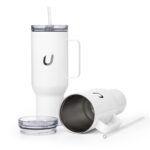 Travel mug with a handle