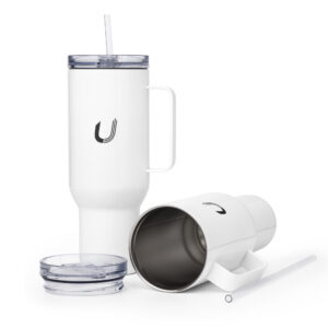 Travel mug with a handle